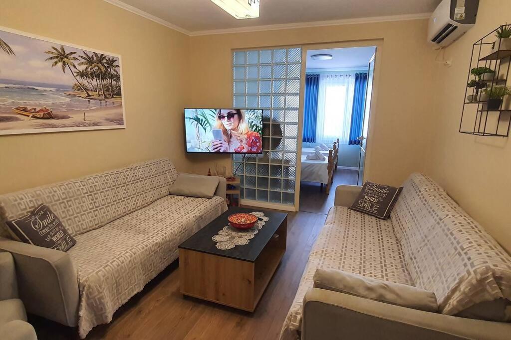 Center Apartment Тирана Экстерьер фото